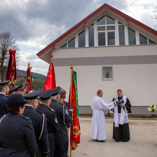Hasičská púť 1. mája 2022 a posvätenie zbrojnice FOTO Juraj Zbýňovec (1)