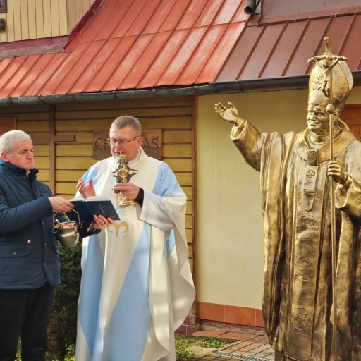 Socha sv. Jána Pavla II. (1)